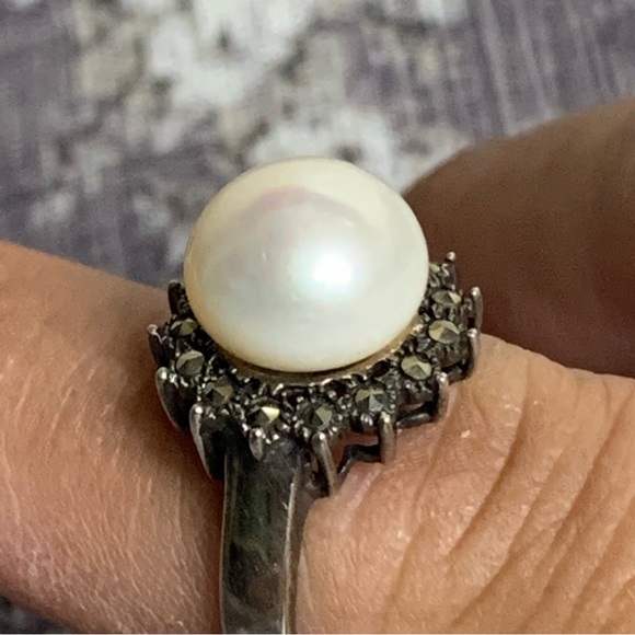 Sterling Silver Vintage Style Setting Pearl Ring - Picture 5 of 10